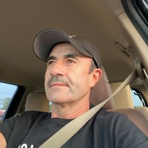 Meet your Posher, Reyes